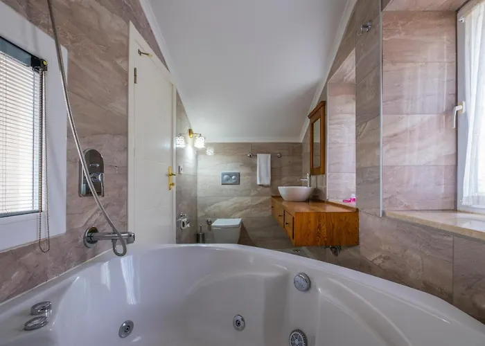 إنفينيتي تشيفان * فتحية